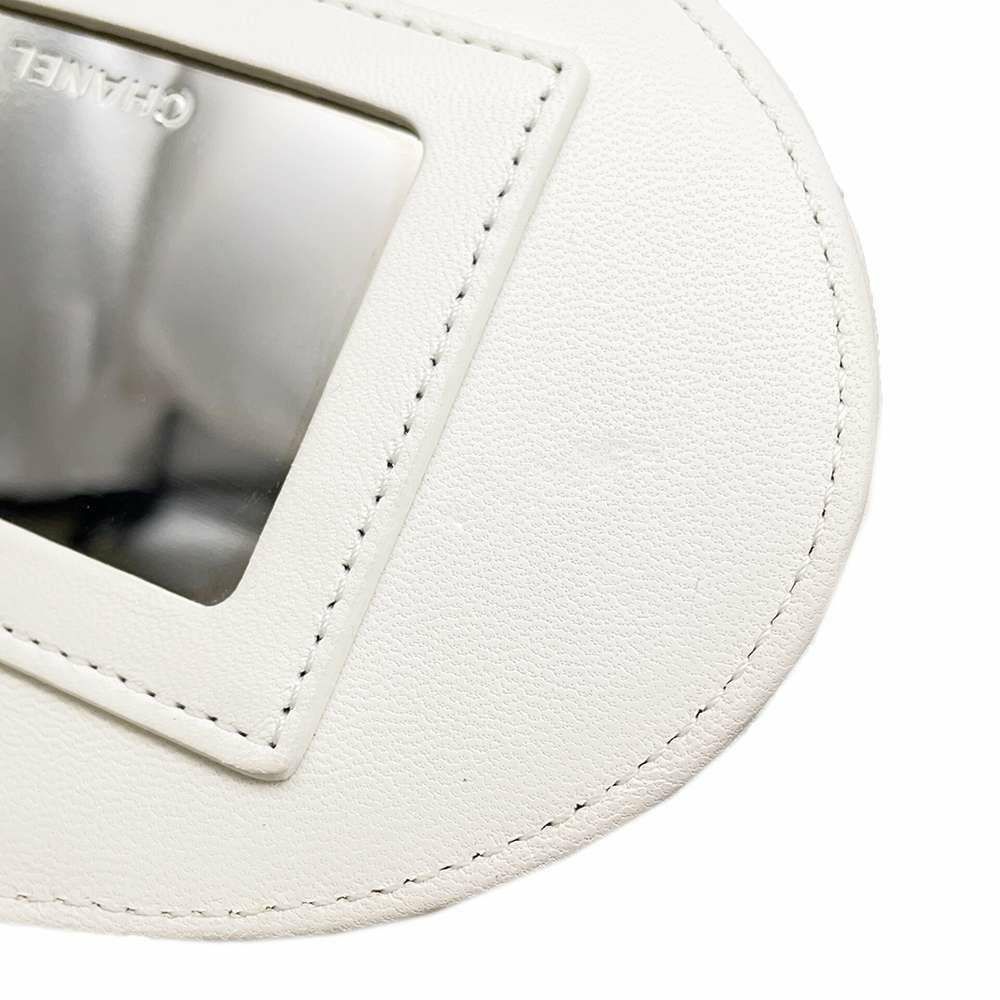 シャネル チェーンショルダーバッグ マトラッセ ココマーク ラムスキン CHANEL バニティバッグ 白