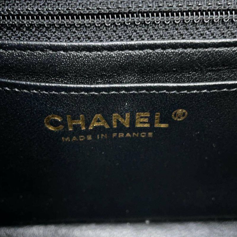 シャネル チェーンショルダーバッグ マトラッセ ココマーク ラムスキン バイカラー CHANEL バッグ 黒 白