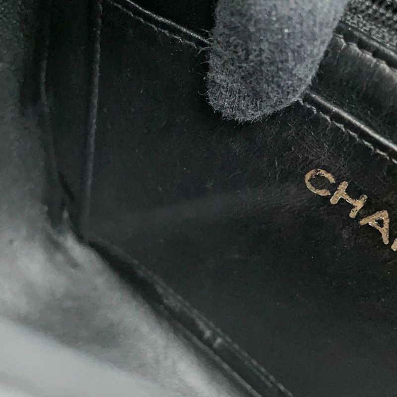 シャネル チェーンショルダーバッグ Vステッチ シェブロン キャビアスキン CHANEL 黒