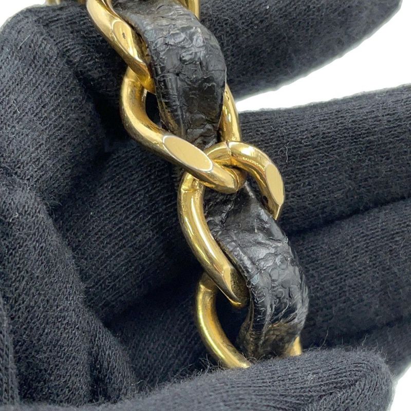 シャネル チェーンショルダーバッグ Vステッチ シェブロン キャビアスキン CHANEL 黒