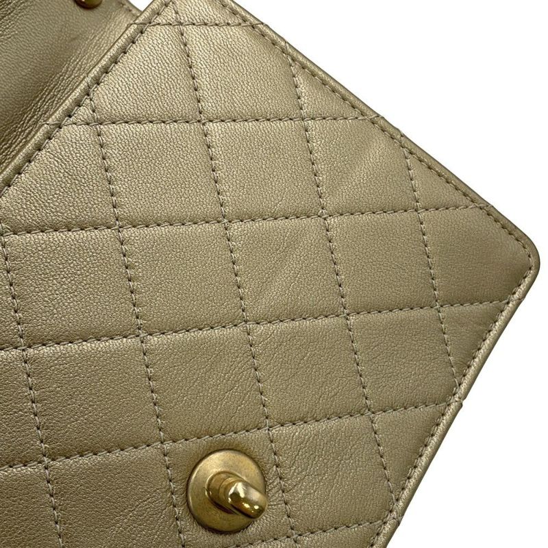 シャネル チェーンショルダーバッグ マトラッセ ココマーク レザー クリアパール AS0585 CHANEL