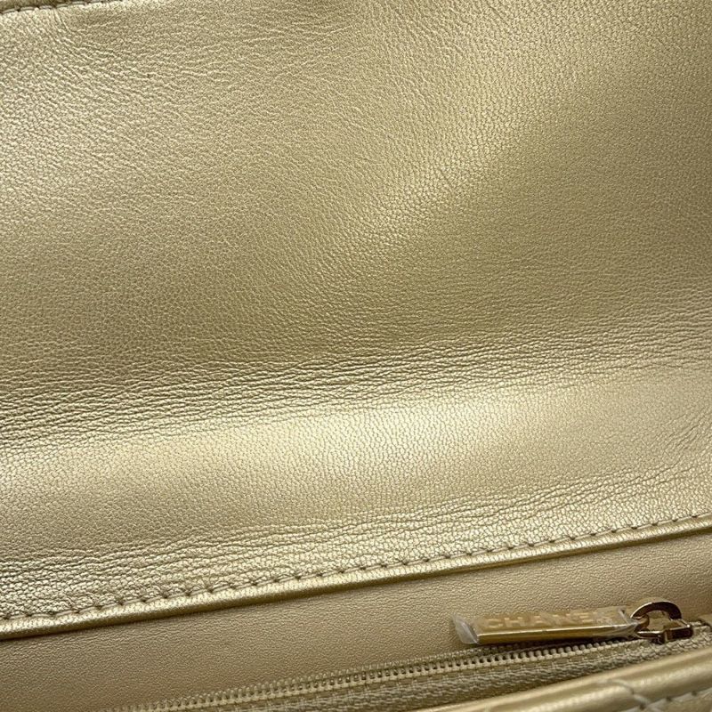 シャネル チェーンショルダーバッグ マトラッセ ココマーク レザー クリアパール AS0585 CHANEL