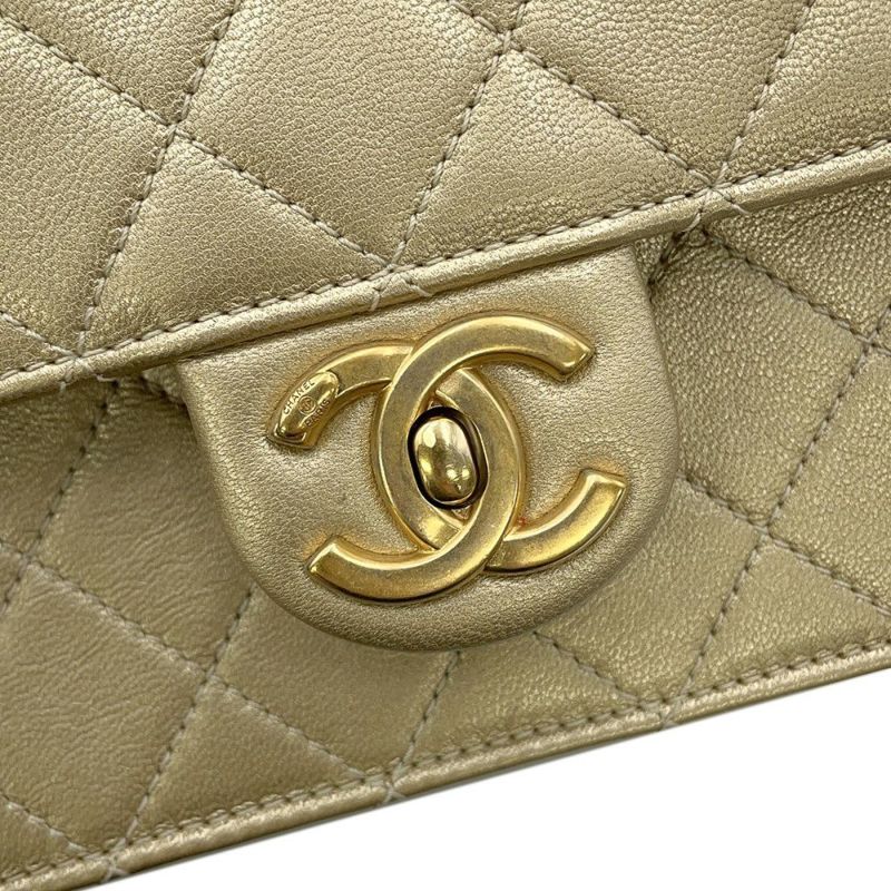 シャネル チェーンショルダーバッグ マトラッセ ココマーク レザー クリアパール AS0585 CHANEL