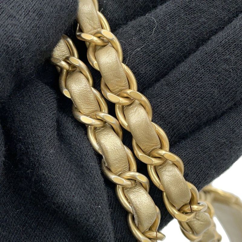 シャネル チェーンショルダーバッグ マトラッセ ココマーク レザー クリアパール AS0585 CHANEL
