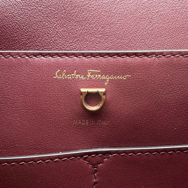 サルヴァトーレ・フェラガモ ショルダーバッグ ガンチーニ レザー 21H984 Ferragamo バッグ