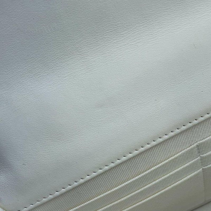 シャネル チェーンウォレット マトラッセ ココマーク キャビアスキン AP2804 CHANEL 財布 白