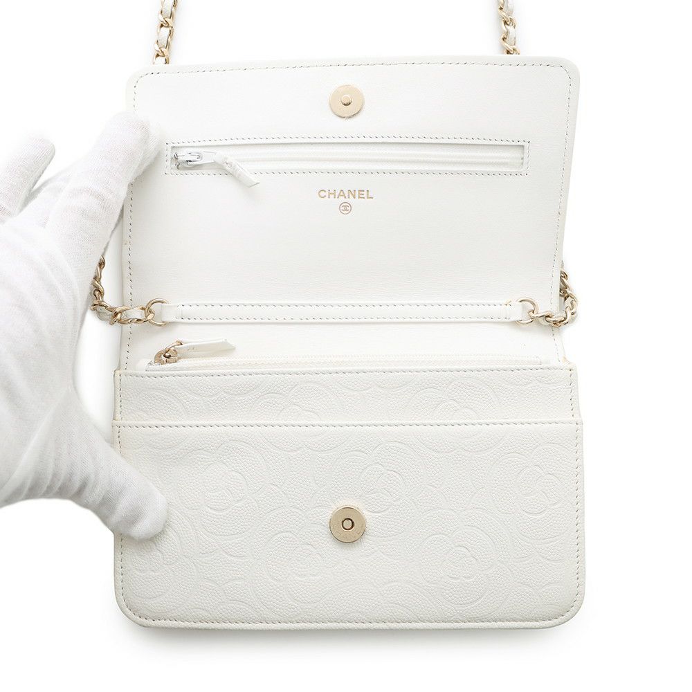 シャネル チェーンウォレット カメリア エンボス ココマーク キャビアスキン A47421 CHANEL 財布 白
