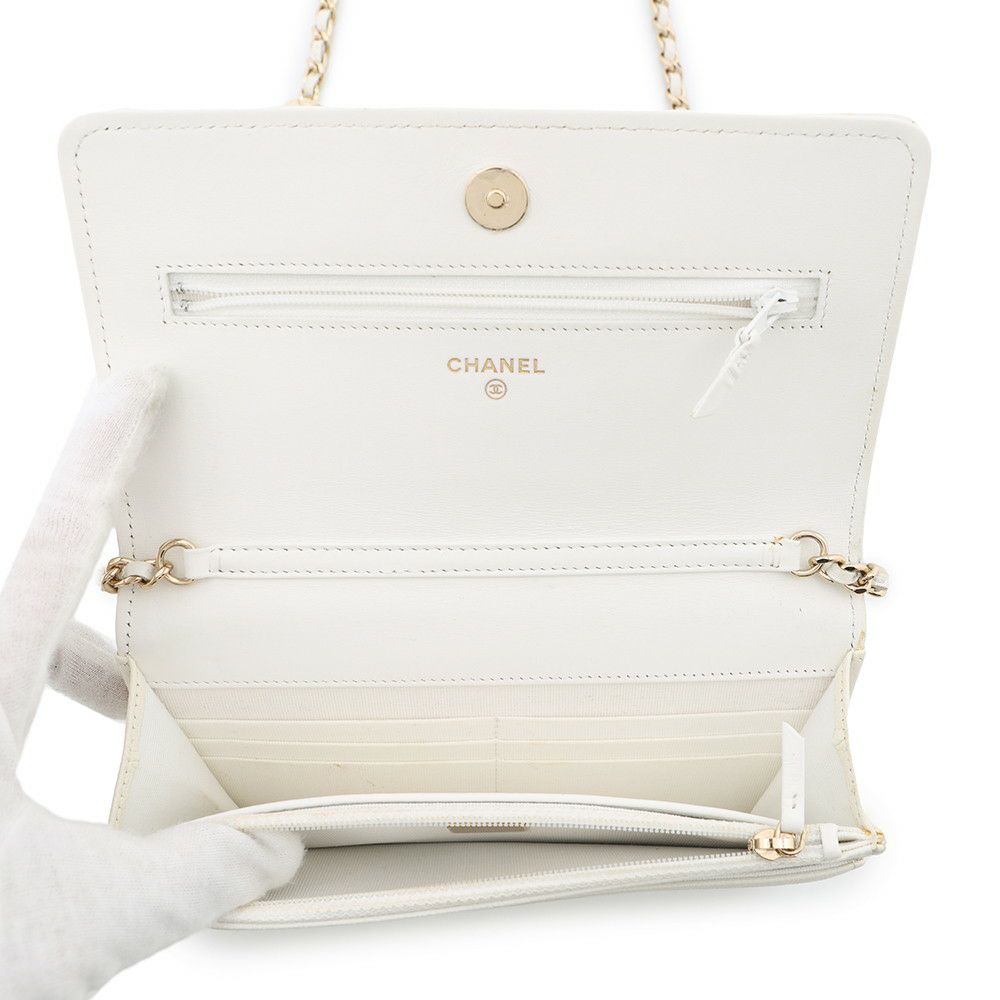 シャネル チェーンウォレット カメリア エンボス ココマーク キャビアスキン A47421 CHANEL 財布 白