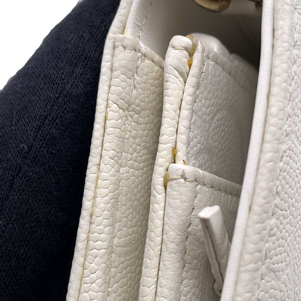 シャネル チェーンウォレット カメリア エンボス ココマーク キャビアスキン A47421 CHANEL 財布 白