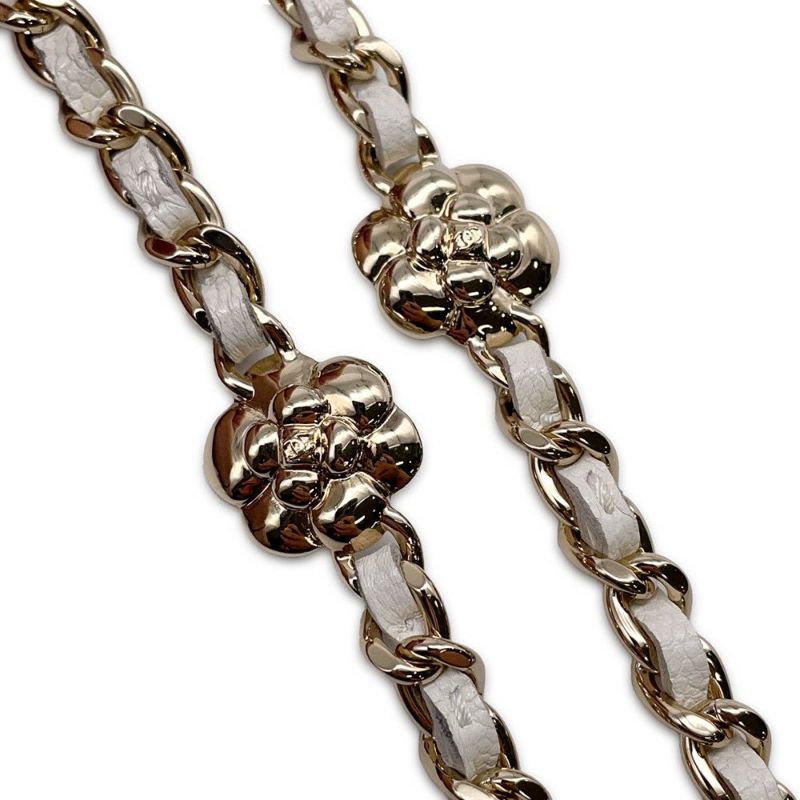 シャネル チェーンウォレット カメリア エンボス ココマーク キャビアスキン A47421 CHANEL 財布 白