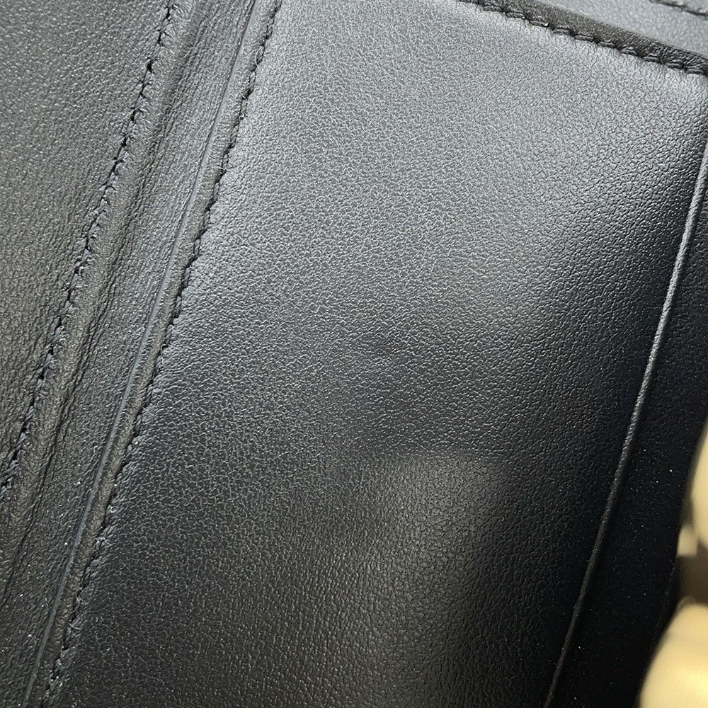 セリーヌ 三つ折り財布 トリオンフ スモール フラップウォレット 10D783 CELINE 黒