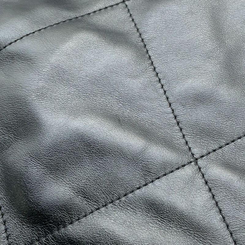 シャネル ハンドバッグ CHANEL 22 マトラッセ スモール シャイニーカーフ AS3260 ポーチ付き 黒