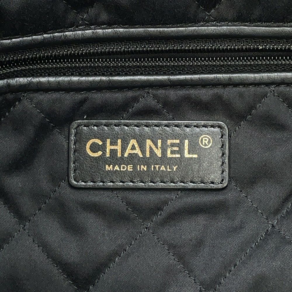 シャネル ハンドバッグ CHANEL 22 マトラッセ スモール シャイニーカーフ AS3260 ポーチ付き 黒