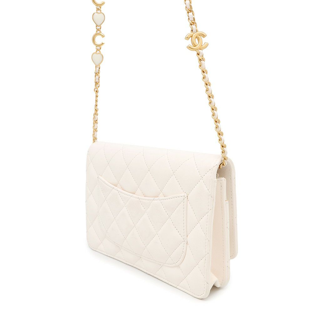 シャネル チェーンウォレット マトラッセ ココマーク ラムスキン AP3035 CHANEL 財布 白