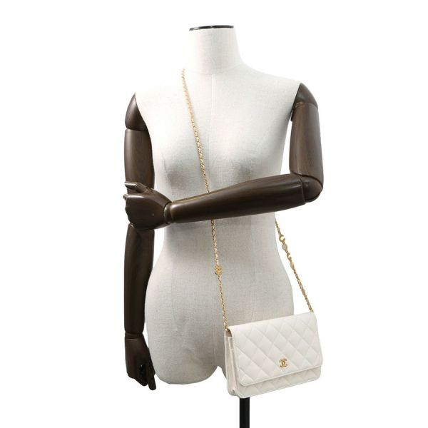 シャネル チェーンウォレット マトラッセ ココマーク ラムスキン AP3035 CHANEL 財布 白