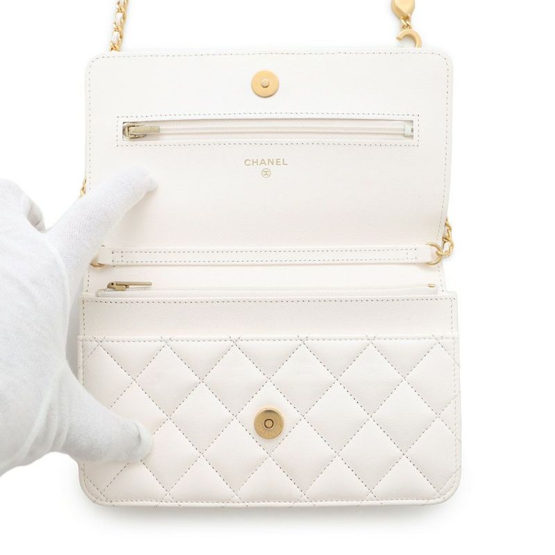 シャネル チェーンウォレット マトラッセ ココマーク ラムスキン AP3035 CHANEL 財布 白