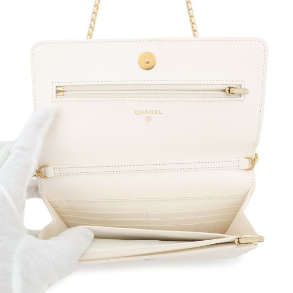 シャネル チェーンウォレット マトラッセ ココマーク ラムスキン AP3035 CHANEL 財布 白