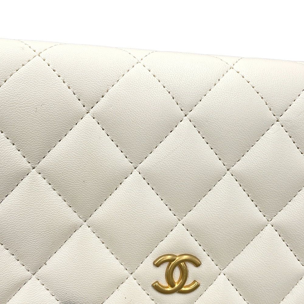 シャネル チェーンウォレット マトラッセ ココマーク ラムスキン  