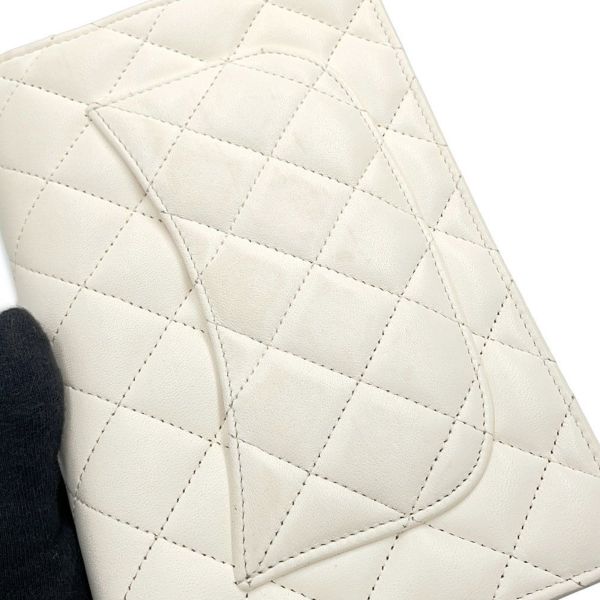 シャネル チェーンウォレット マトラッセ ココマーク ラムスキン AP3035 CHANEL 財布 白