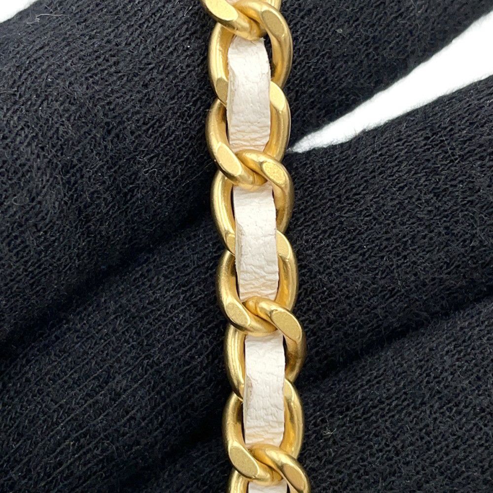 シャネル チェーンウォレット マトラッセ ココマーク ラムスキン AP3035 CHANEL 財布 白