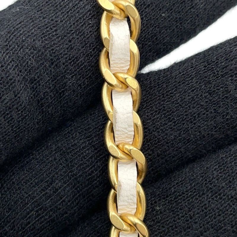 シャネル チェーンウォレット マトラッセ ココマーク ラムスキン AP3035 CHANEL 財布 白