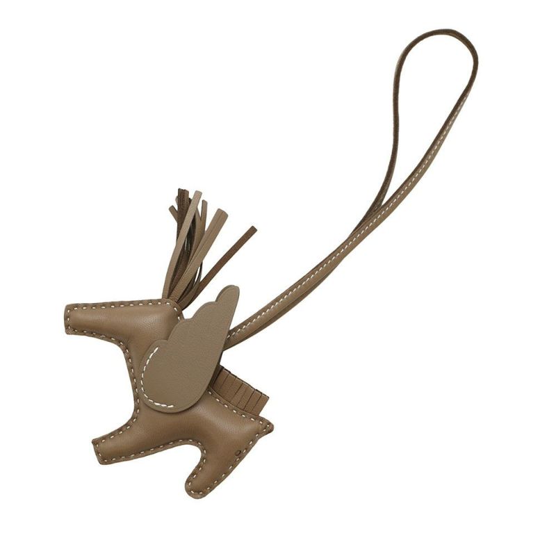 エルメス バッグチャーム ロデオPM ペガサス エトゥープ ラムスキン W刻印