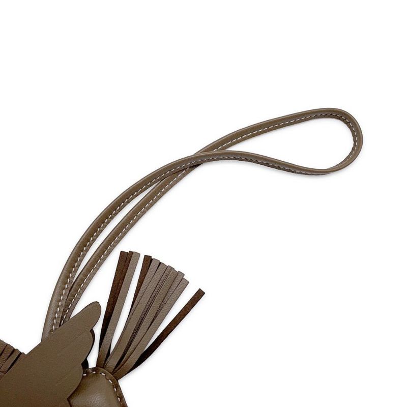 エルメス バッグチャーム ロデオPM ペガサス エトゥープ ラムスキン W刻印