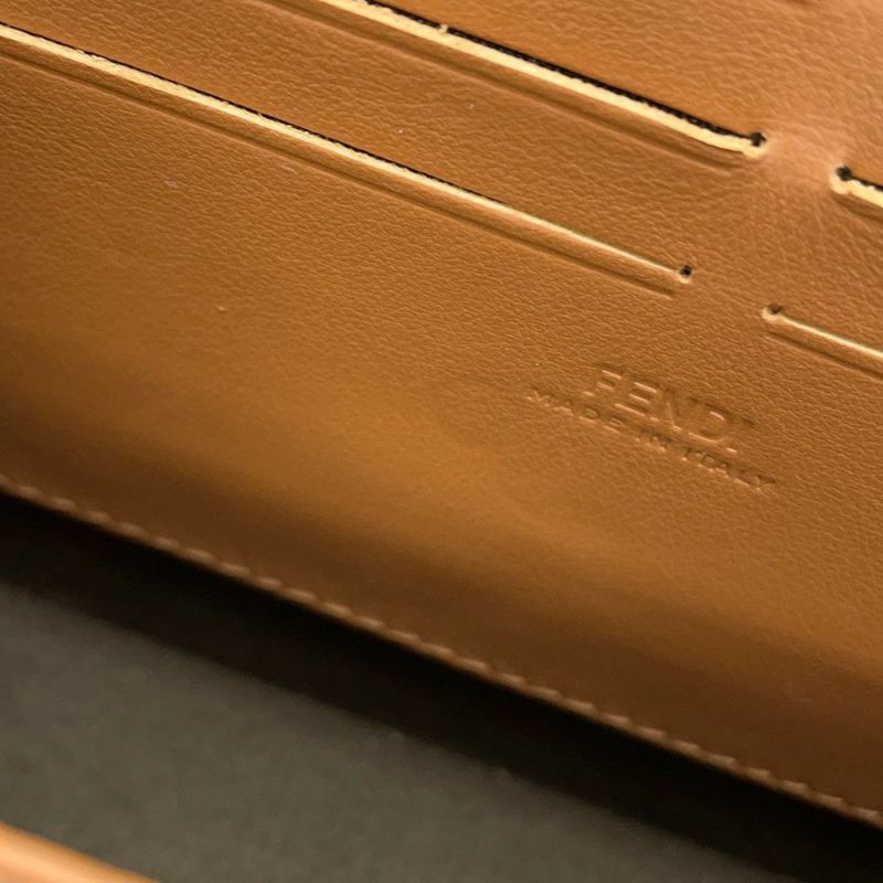 フェンディ ショルダーバッグ ソフトトランク バゲット シープスキン 7VA565 2way