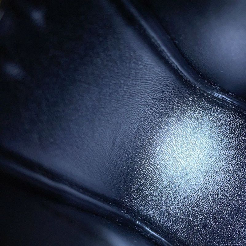 ヴァレンティノ・ガラヴァーニ ショルダーバッグ ロックスタッズ レザー 3W5B0Q57XUH VALENTINO 黒