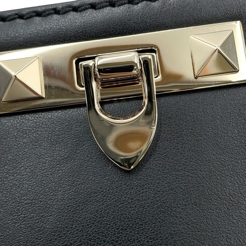ヴァレンティノ・ガラヴァーニ ショルダーバッグ ロックスタッズ レザー 3W5B0Q57XUH VALENTINO 黒