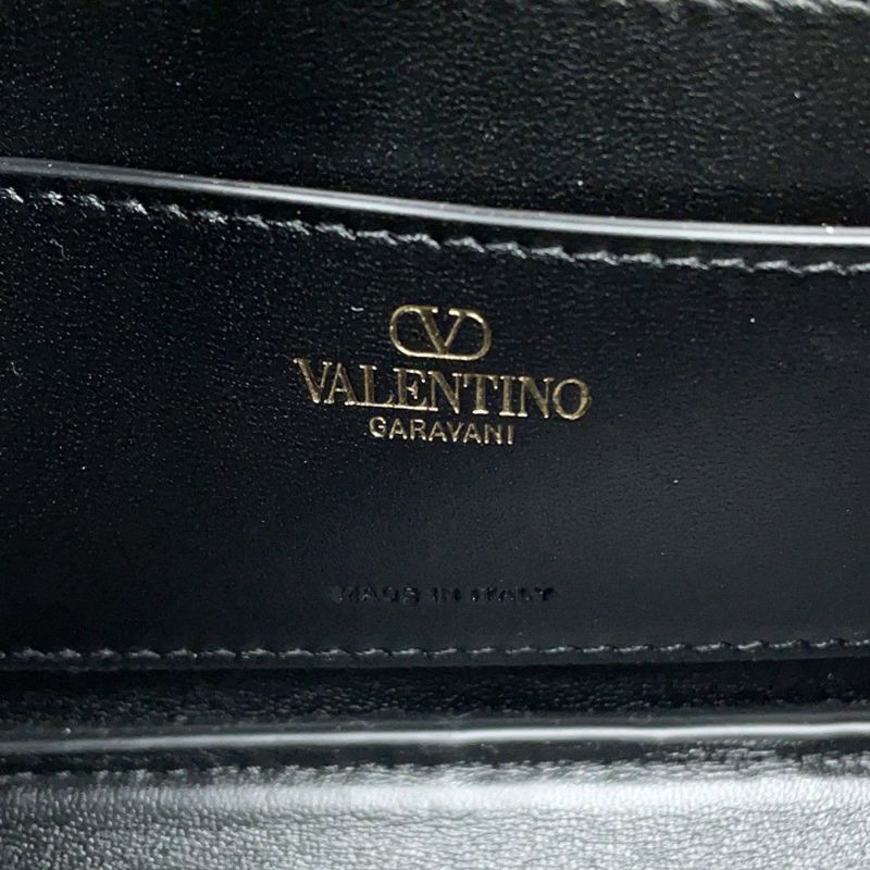 ヴァレンティノ・ガラヴァーニ ショルダーバッグ ロックスタッズ レザー 3W5B0Q57XUH VALENTINO 黒