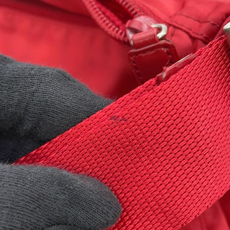 プラダ ショルダーバッグ トライアングルロゴ ナイロン B8994 PRADA