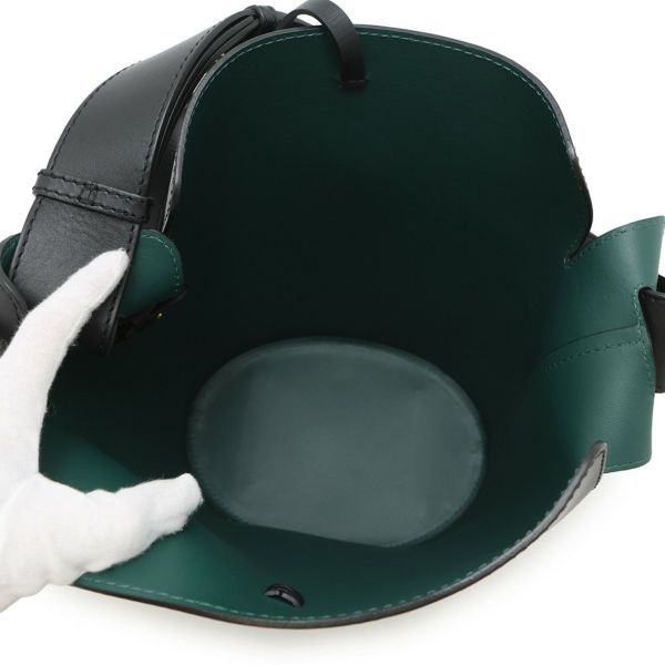 バーバリー ショルダーバッグ バケットバッグ カーフレザー 40758901 BURBERRY 黒