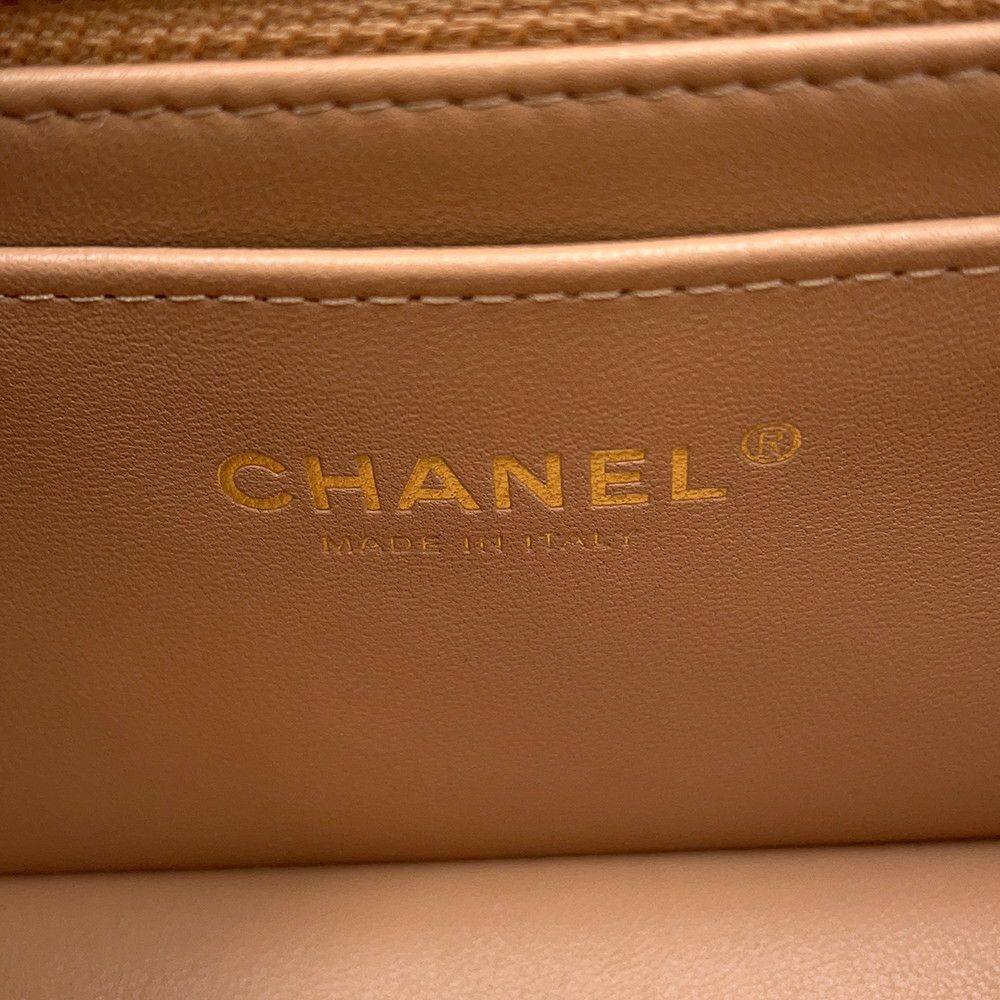 シャネル チェーンショルダーバッグ ココマーク ミニ マトラッセ ラムスキン A69900 CHANEL フラップ