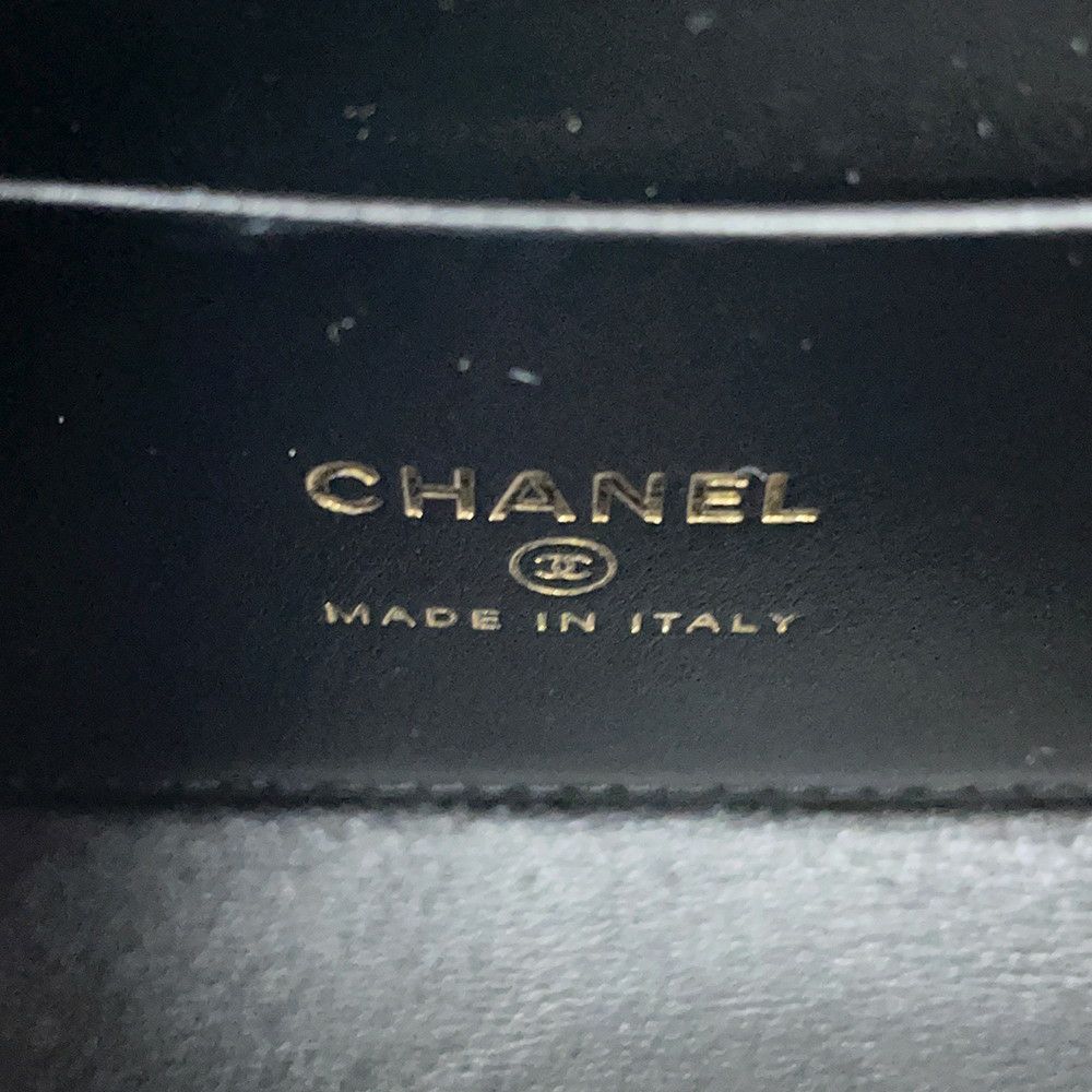 シャネル チェーンショルダーバッグ トップハンドル フォンケース マトラッセ ココマーク キャビアスキン AP3238 CHANEL 黒