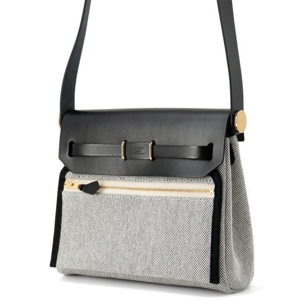 エルメス ショルダーバッグ エールバッグジップ ミニ ブラック/エクリュ/シルバー金具 トワルミリタリー/ヴァッシュハンター K刻印 黒