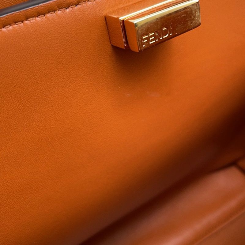 フェンディ ハンドバッグ ピーカブー・アイコニックエッセンシャリー 8BN302 FENDI バッグ 2wayショルダーバッグ