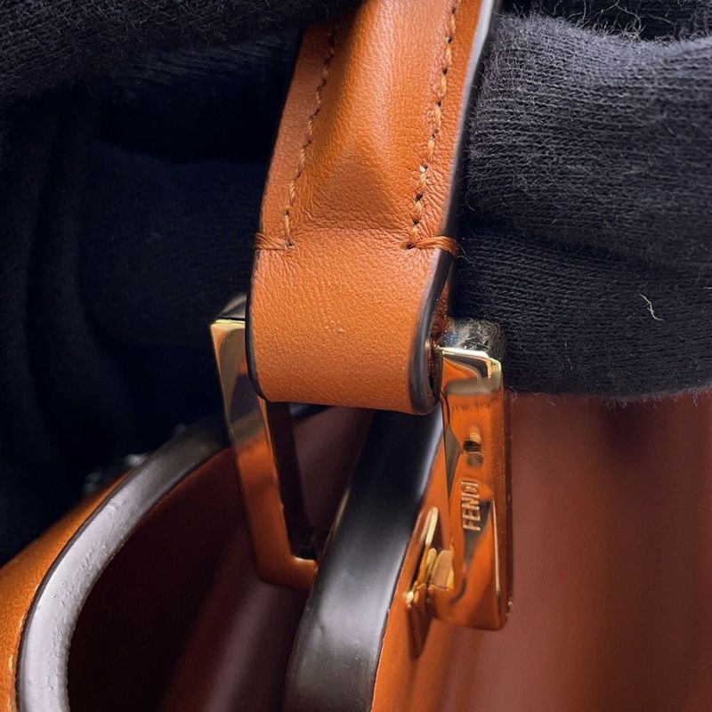 フェンディ ハンドバッグ ピーカブー・アイコニックエッセンシャリー 8BN302 FENDI バッグ 2wayショルダーバッグ