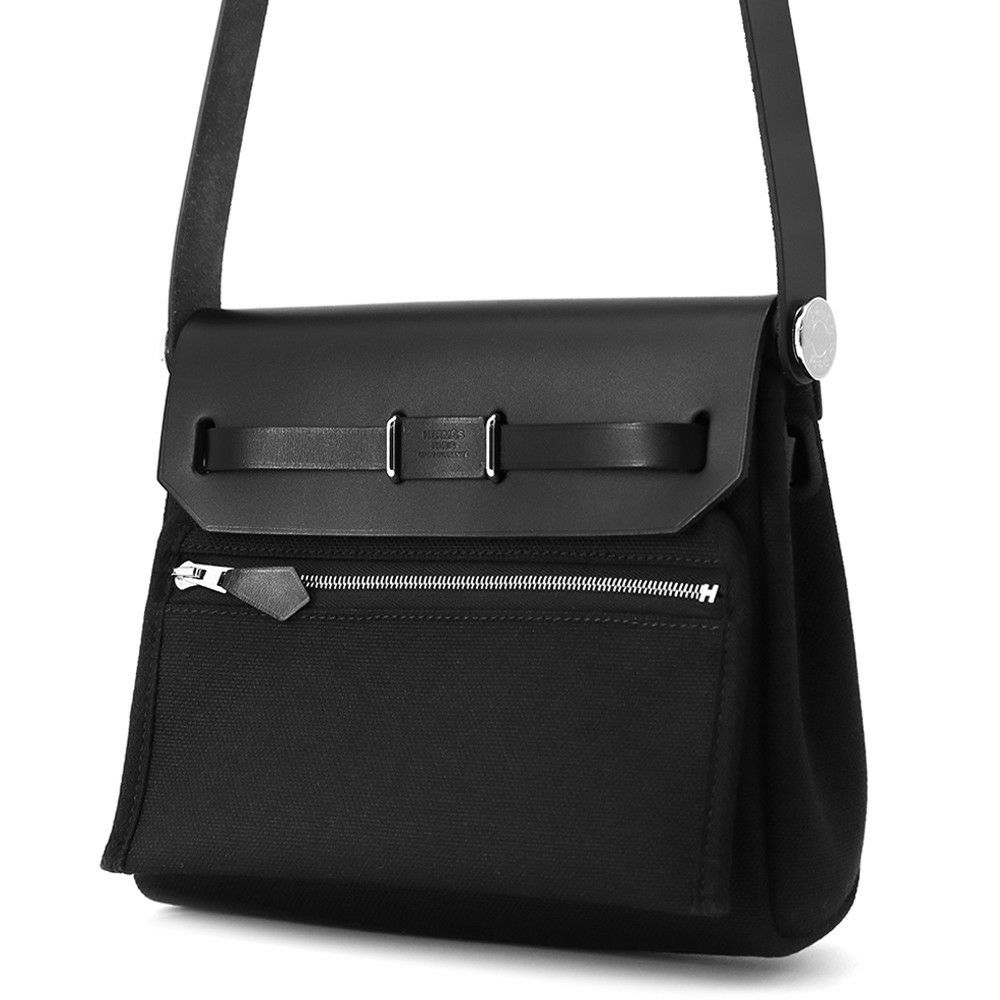 エルメス ショルダーバッグ エールバッグジップ ミニ ブラック/シルバー金具 トワルアッシュヴァイキング/ヴァッシュハンター W刻印 黒