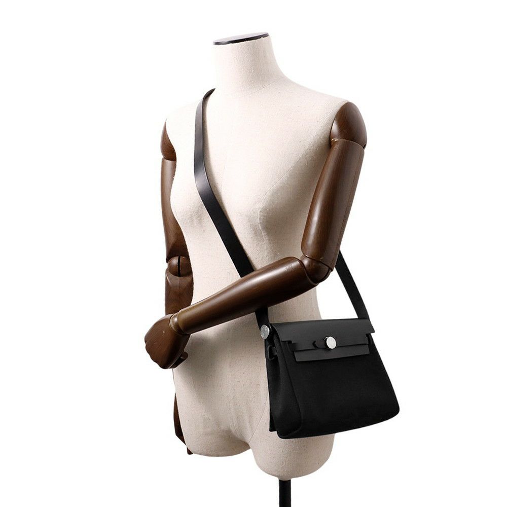 エルメス ショルダーバッグ エールバッグジップ ミニ ブラック/シルバー金具 トワルアッシュヴァイキング/ヴァッシュハンター W刻印 黒