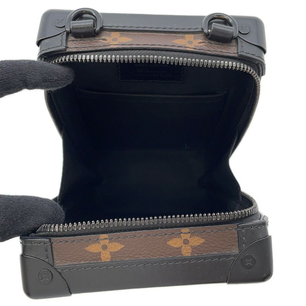 ルイヴィトン ショルダーバッグ モノグラム・タフタージュ ヴァーティカル・ソフトトランク M45935 バッグ 黒 ブラック