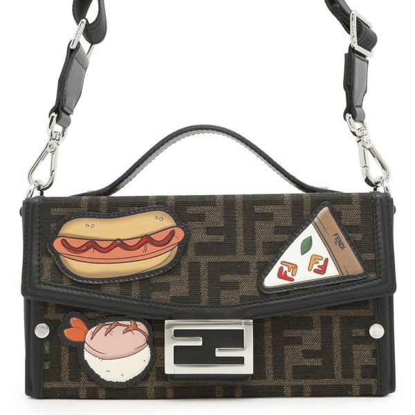 フェンディ ショルダーバッグ フェンディリシャス バゲット ソフトトランク ズッカ柄 7VA565 2024ウィンターホリデーメンズコレクション