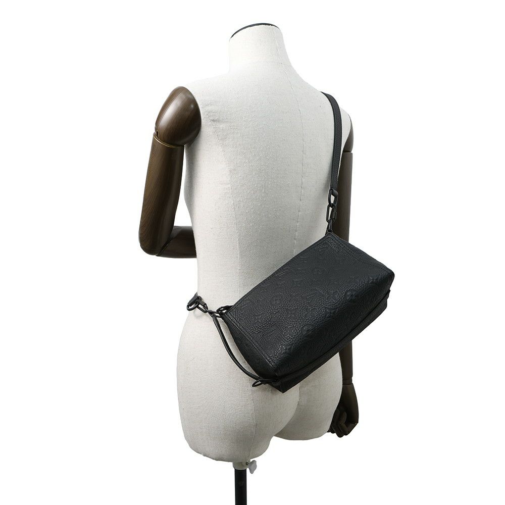 ルイヴィトン ショルダーバッグ モノグラム・トリヨン トリアングル メッセンジャーバッグ M55878 2020春夏コレクション ブラック 黒