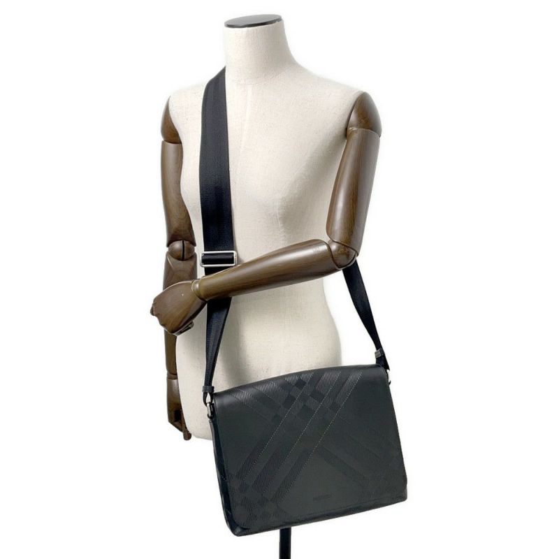 バーバリー ショルダーバッグ エンボスチェック メッセンジャーバッグ カーフレザー 81019221 BURBERRY 黒