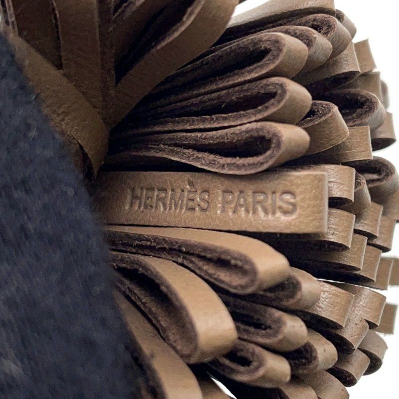 エルメス キーホルダー カルメン ウノドス ブラック/エトゥープ/シルバー金具 ラムスキン HERMES 黒