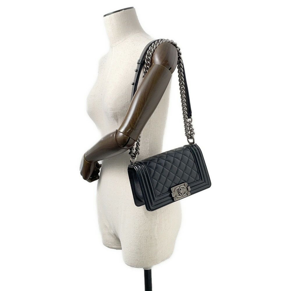 シャネル チェーンショルダーバッグ ボーイシャネル スモール マトラッセ ココマーク キャビアスキン A67085 CHANEL 黒