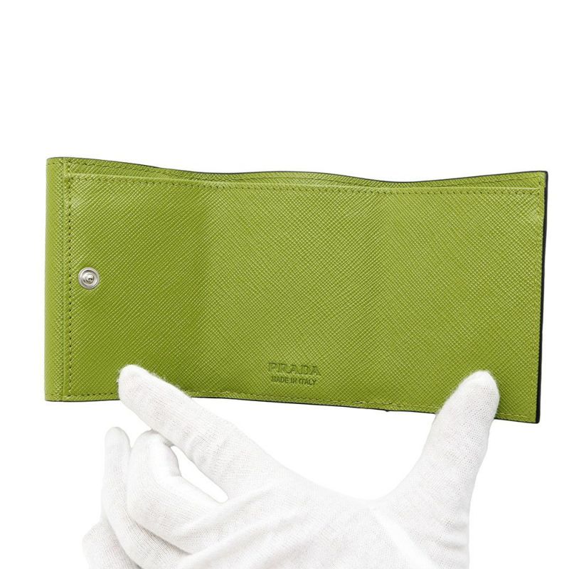 プラダ 三つ折り財布 サフィアーノトライアングル ウォレット レザー 2MH042 PRADA