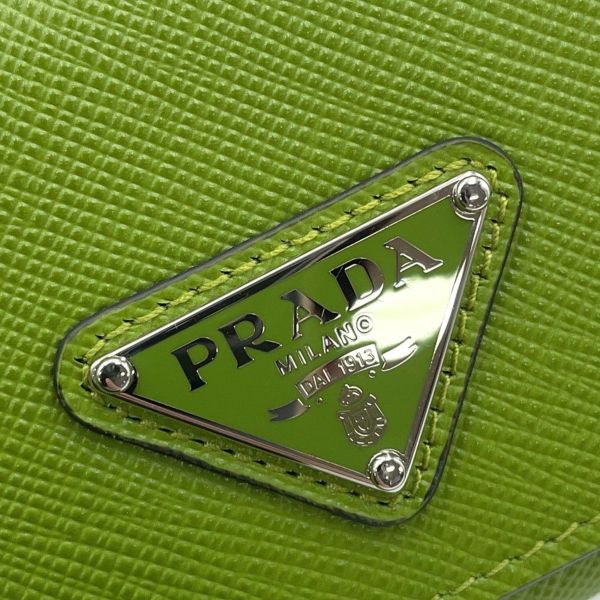プラダ 三つ折り財布 サフィアーノトライアングル ウォレット レザー 2MH042 PRADA