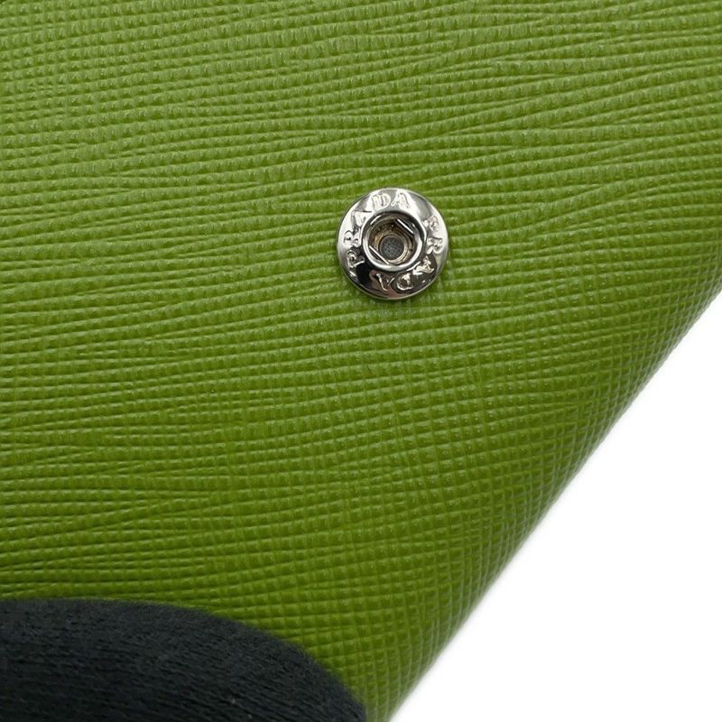 プラダ 三つ折り財布 サフィアーノトライアングル ウォレット レザー 2MH042 PRADA