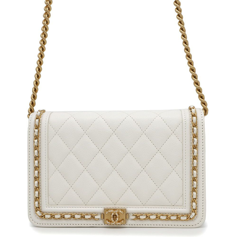 シャネル チェーンウォレット ボーイシャネル マトラッセ ココマーク CHANEL 財布 ショルダーバッグ 白